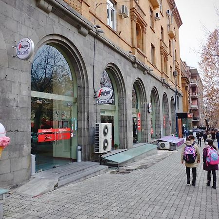 Abovyan 36 Apt & Tour Erivan Dış mekan fotoğraf