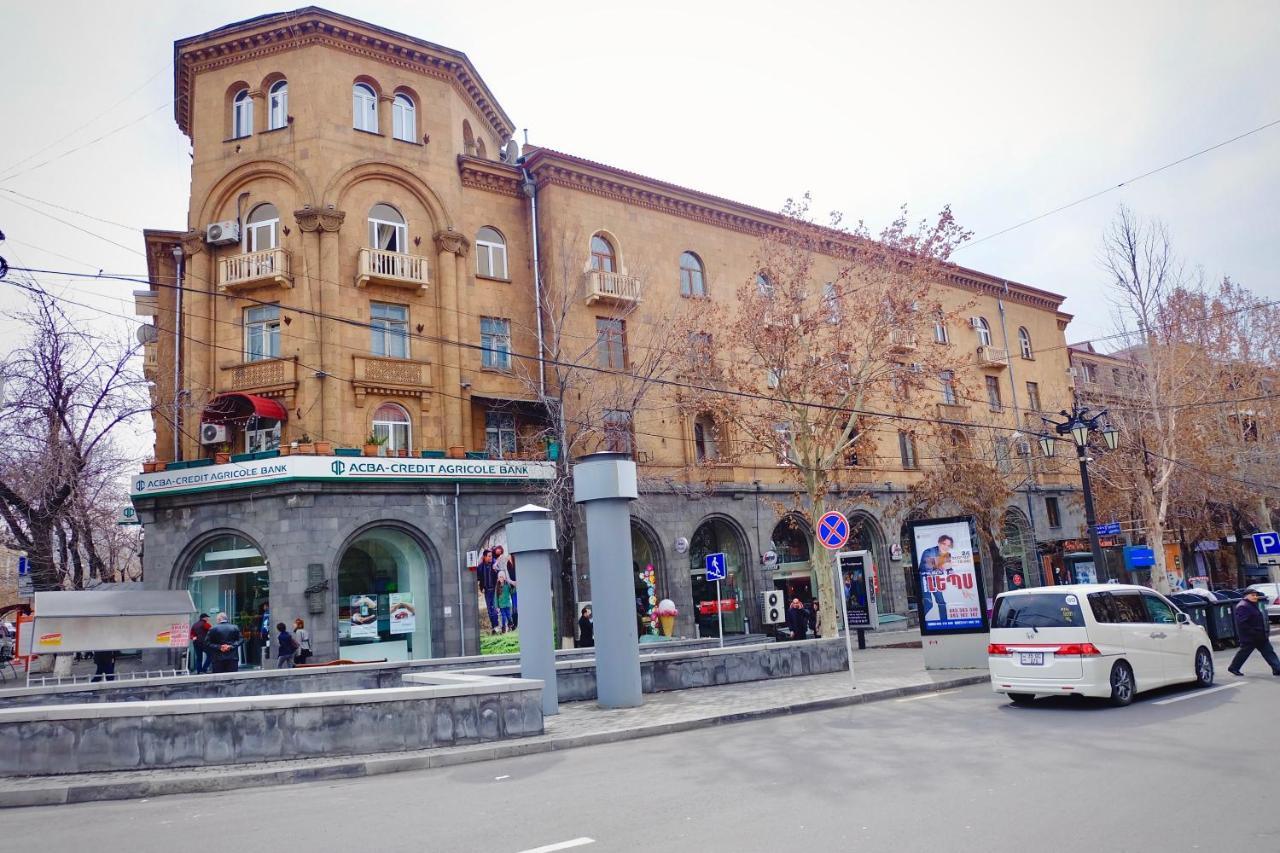 Abovyan 36 Apt & Tour Erivan Dış mekan fotoğraf