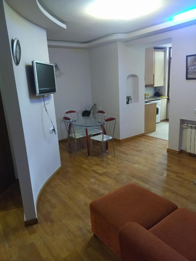 Abovyan 36 Apt & Tour Erivan Dış mekan fotoğraf